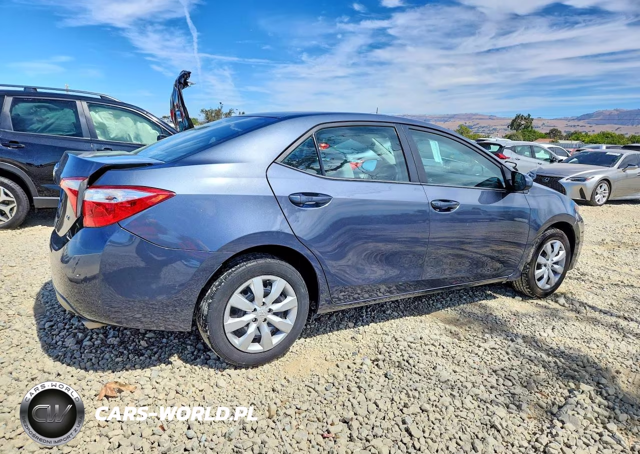 2016 Toyota Corolla Le VIN:5YFBURHE8GP387849 - 3