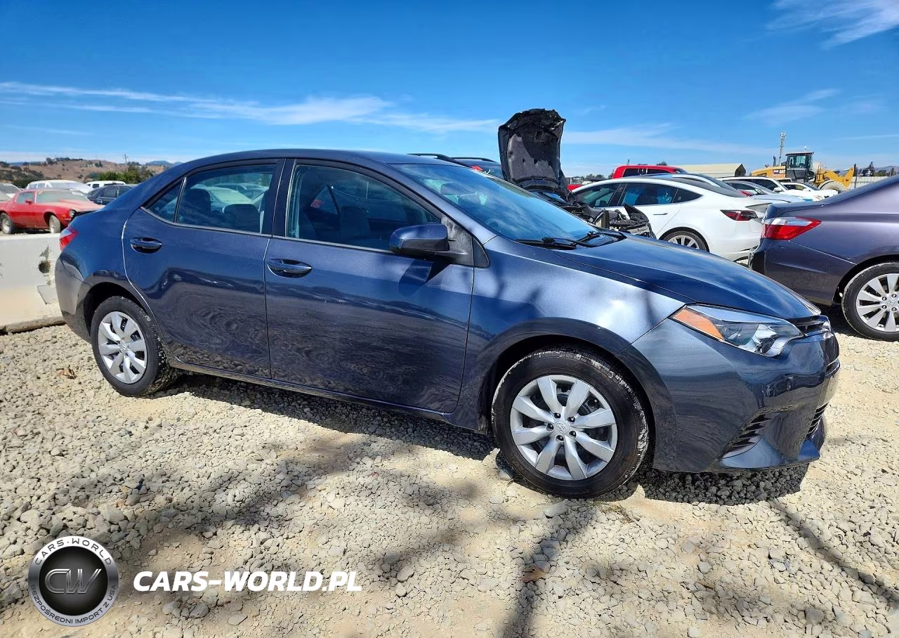 2016 Toyota Corolla Le VIN:5YFBURHE8GP387849 - 4