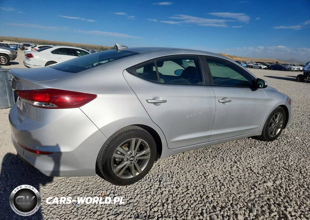 2018 Hyundai Elantra Sel VIN:5NPD84LF9JH296545 - 3