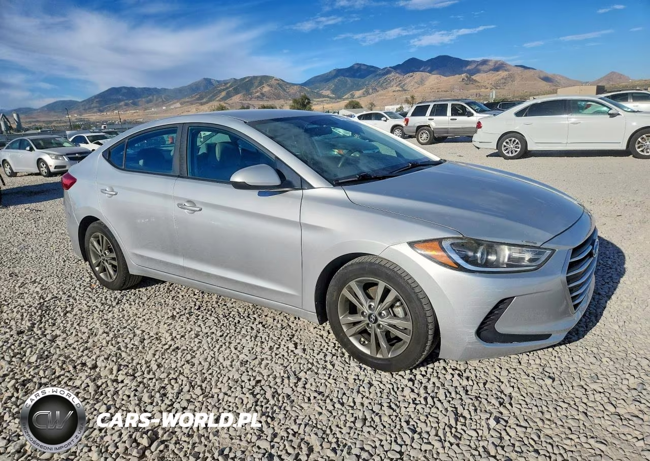 2018 Hyundai Elantra Sel VIN:5NPD84LF9JH296545 - 4