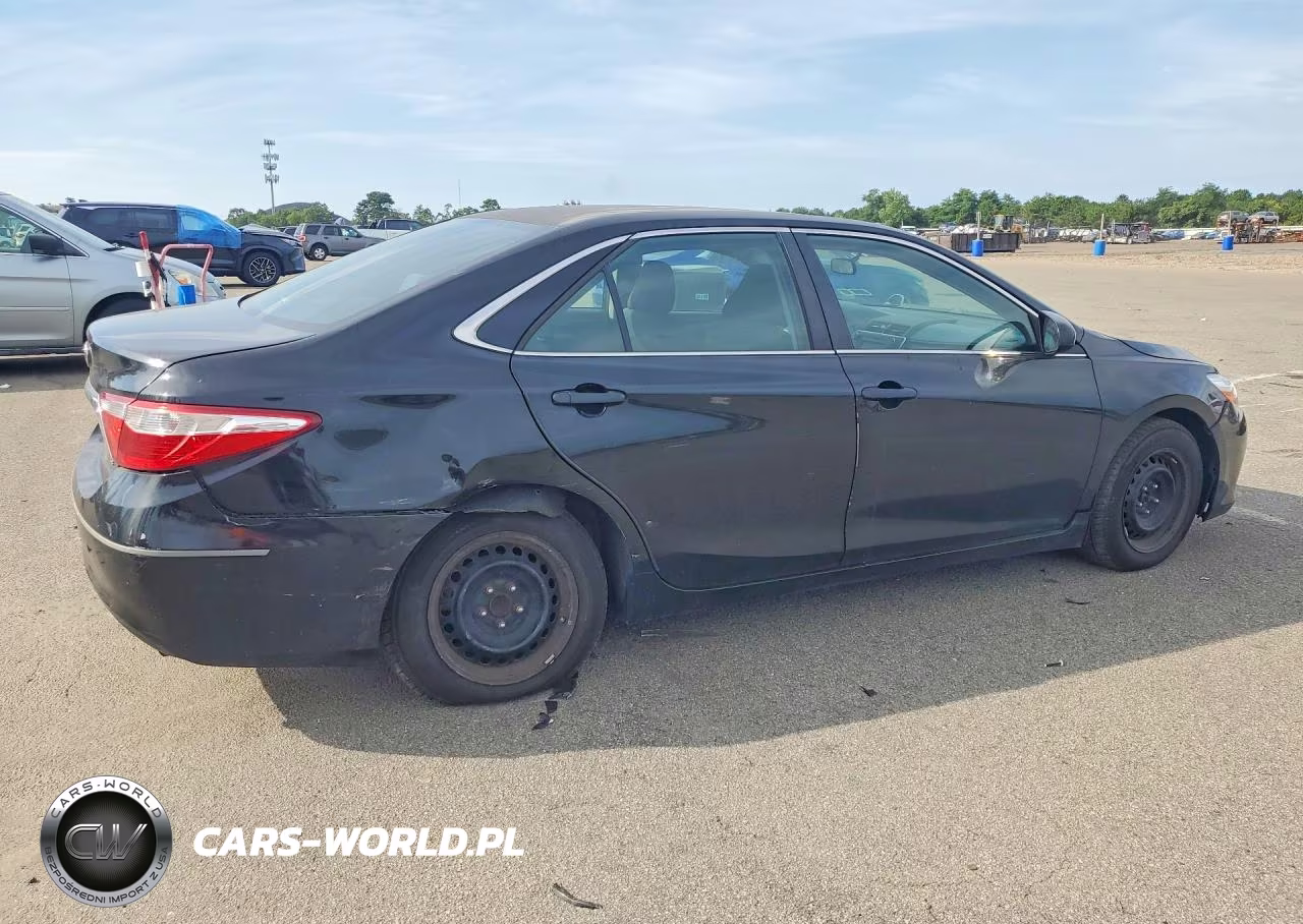 2015 Toyota Camry Le VIN:4T1BF1FK9FU015373 - 3