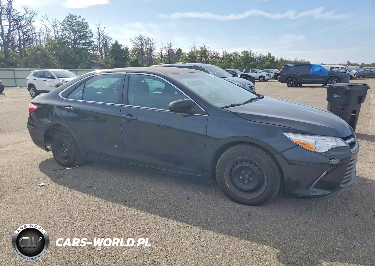 2015 Toyota Camry Le VIN:4T1BF1FK9FU015373 - 4