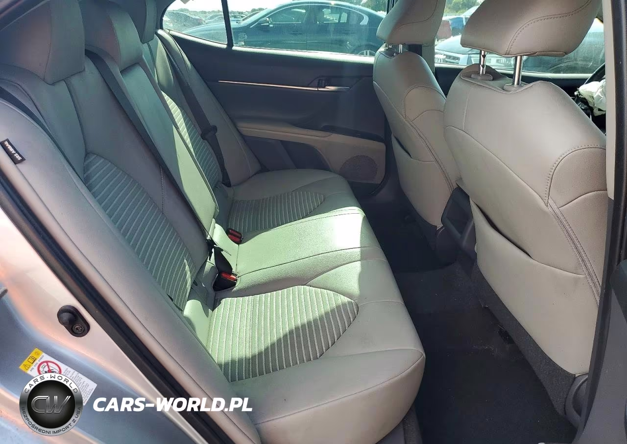 2018 Toyota Camry Se VIN:4T1B11HK7JU639449 - 10