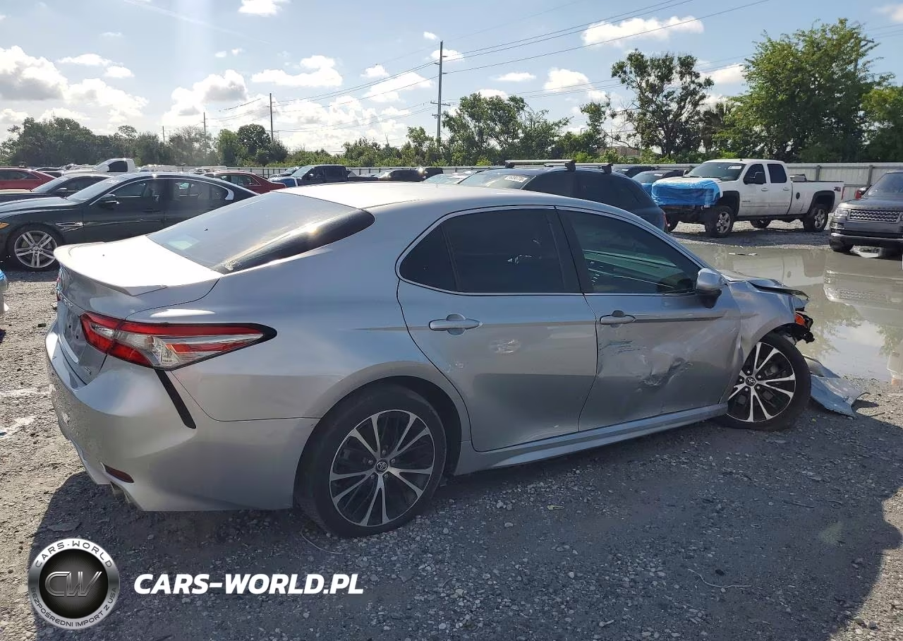 2018 Toyota Camry Se VIN:4T1B11HK7JU639449 - 3