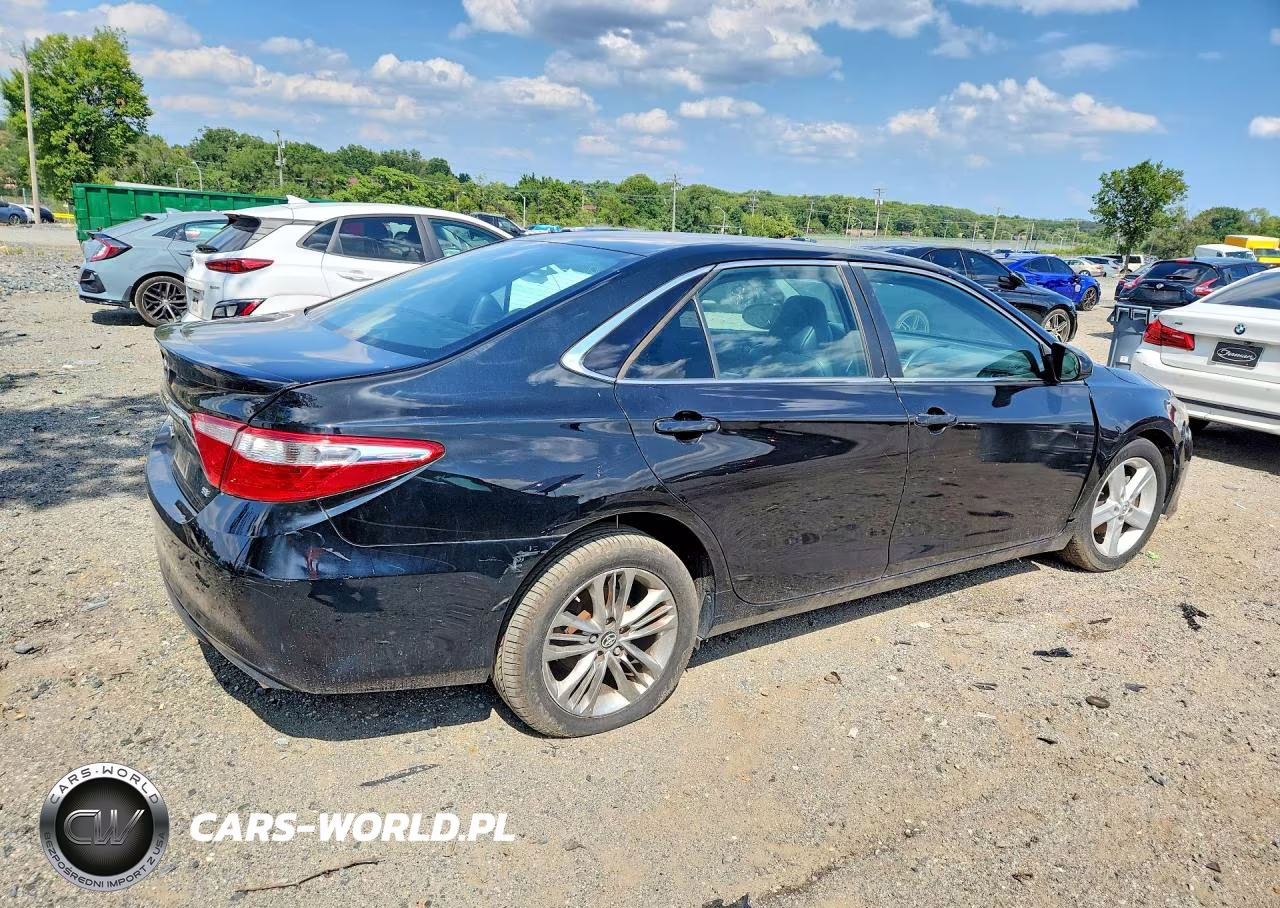 2015 Toyota Camry Se VIN:4T1BF1FKXFU942432 - 3