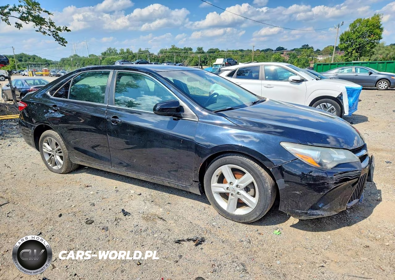 2015 Toyota Camry Se VIN:4T1BF1FKXFU942432 - 4