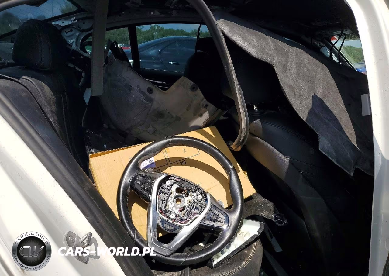 2019 BMW 530 Xi VIN:WBAJA7C55KWW32992 - 10