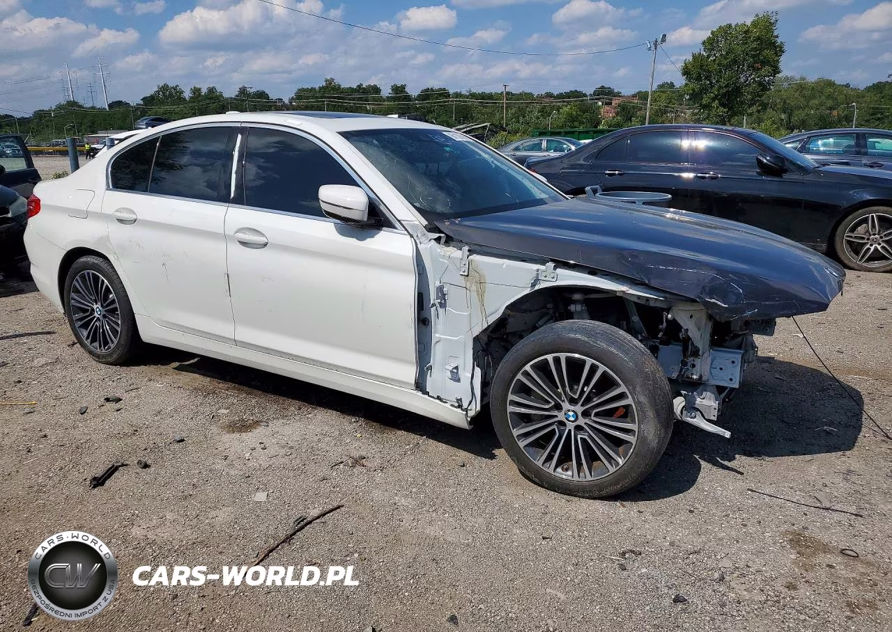 2019 BMW 530 Xi VIN:WBAJA7C55KWW32992 - 4