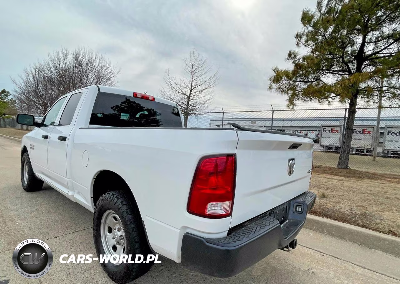 RAM 1500 ST VIN:1C6RR7FG6JS274357 - 3
