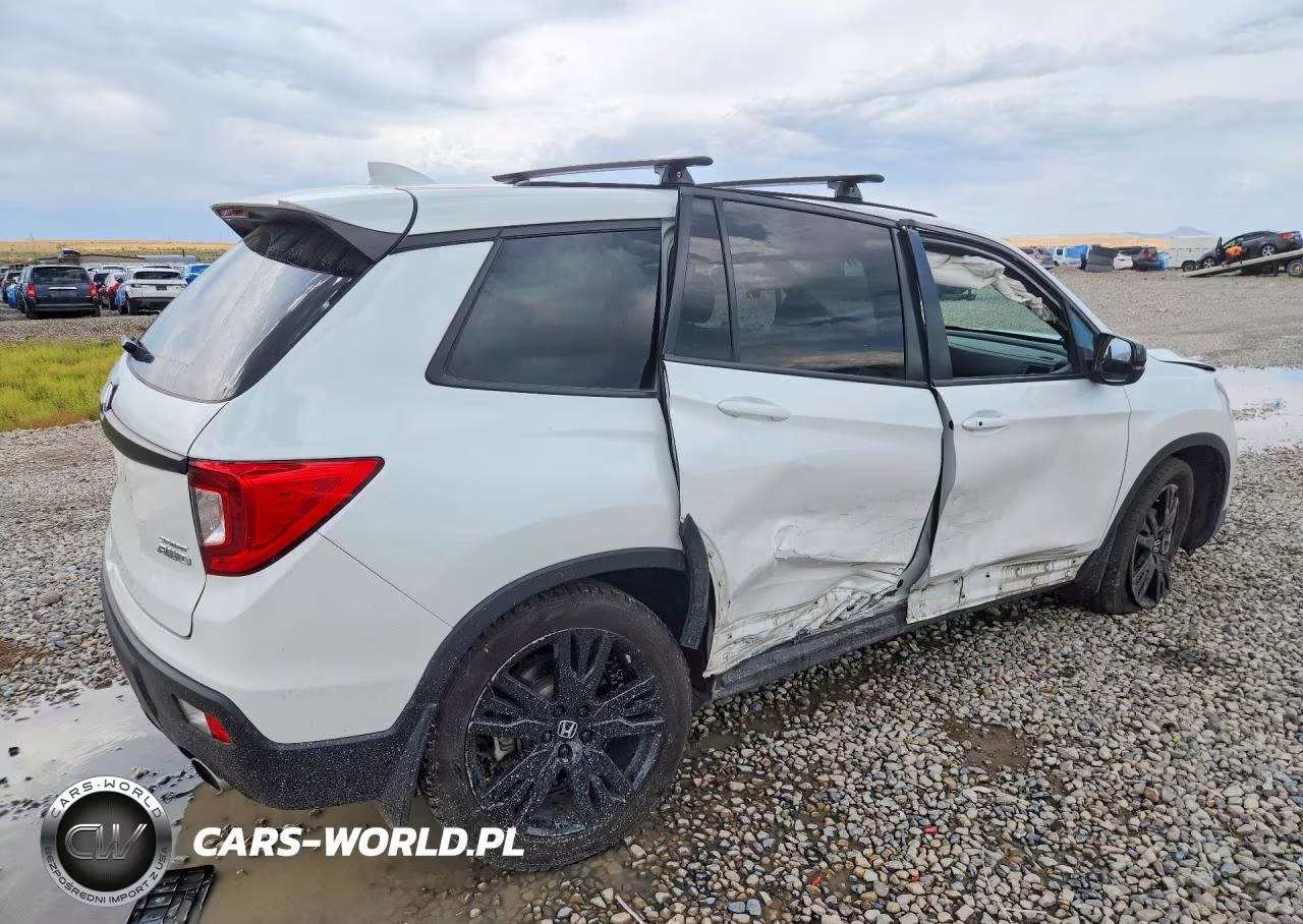 2021 Honda Passport Sport VIN:5FNYF8H22MB019081 - 3