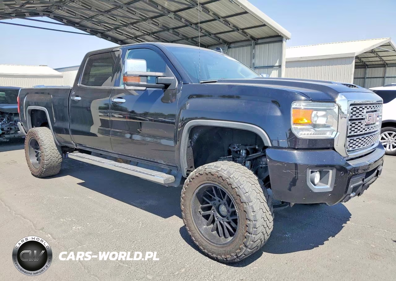 2019 GMC Sierra K2500 Denali VIN:1GT12SEY0KF131325 - 4