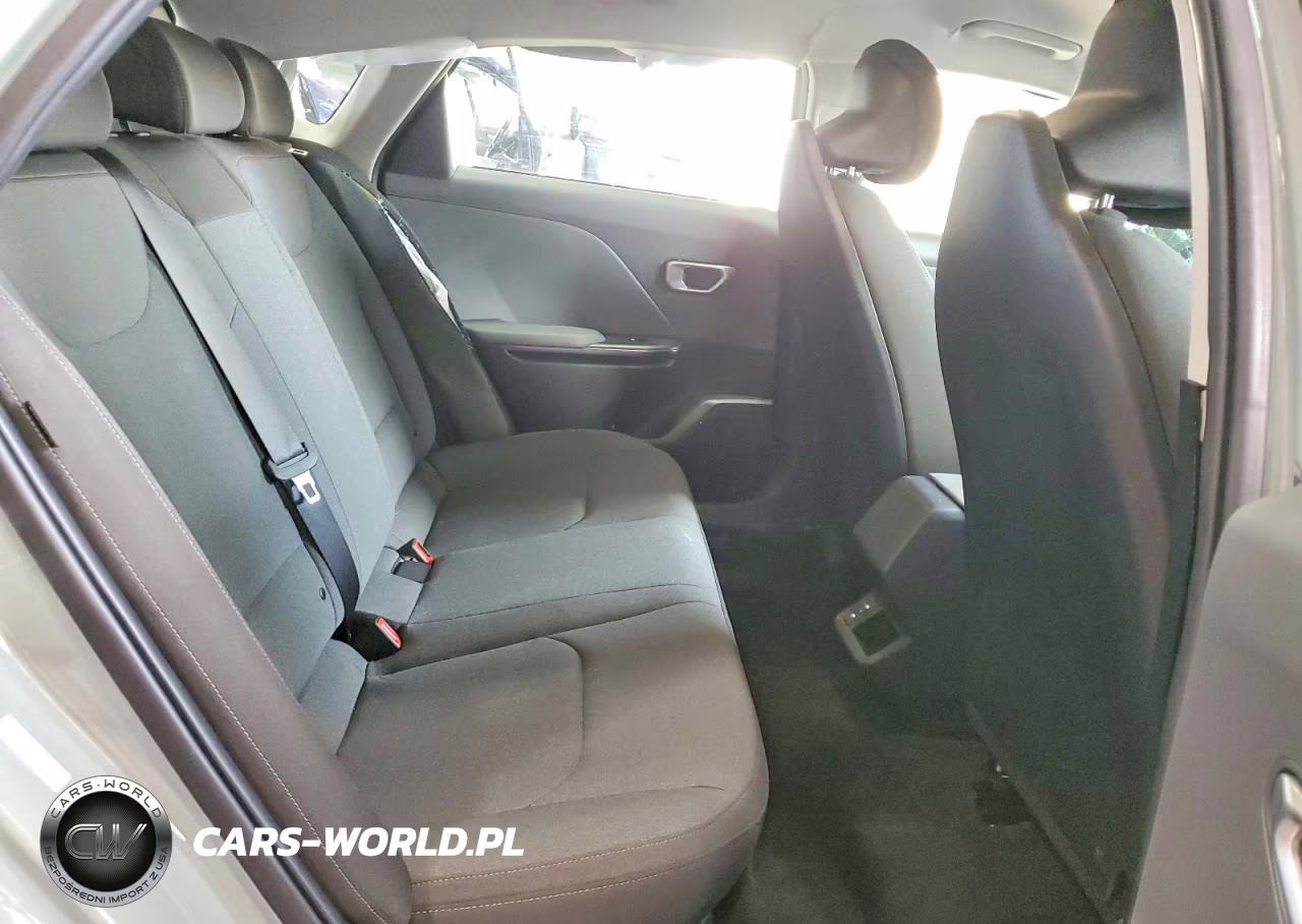 2026 Kia K4 Lxs VIN:3KPFT4DE4TE282086 - 10
