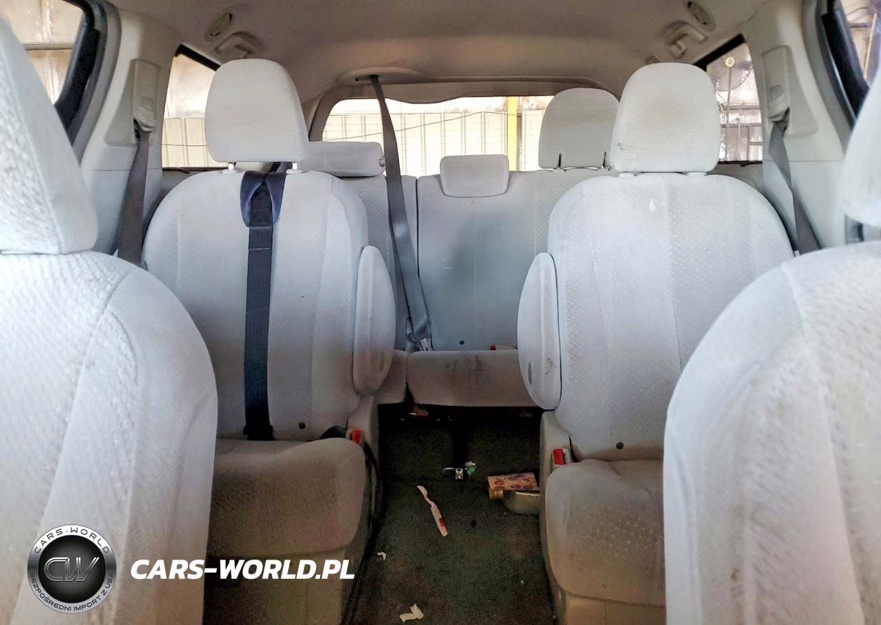 2011 Toyota Sienna Le VIN:5TDJK3DC2BS019394 - 10