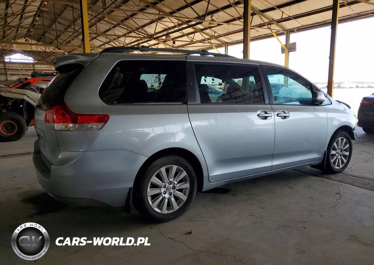 2011 Toyota Sienna Le VIN:5TDJK3DC2BS019394 - 3