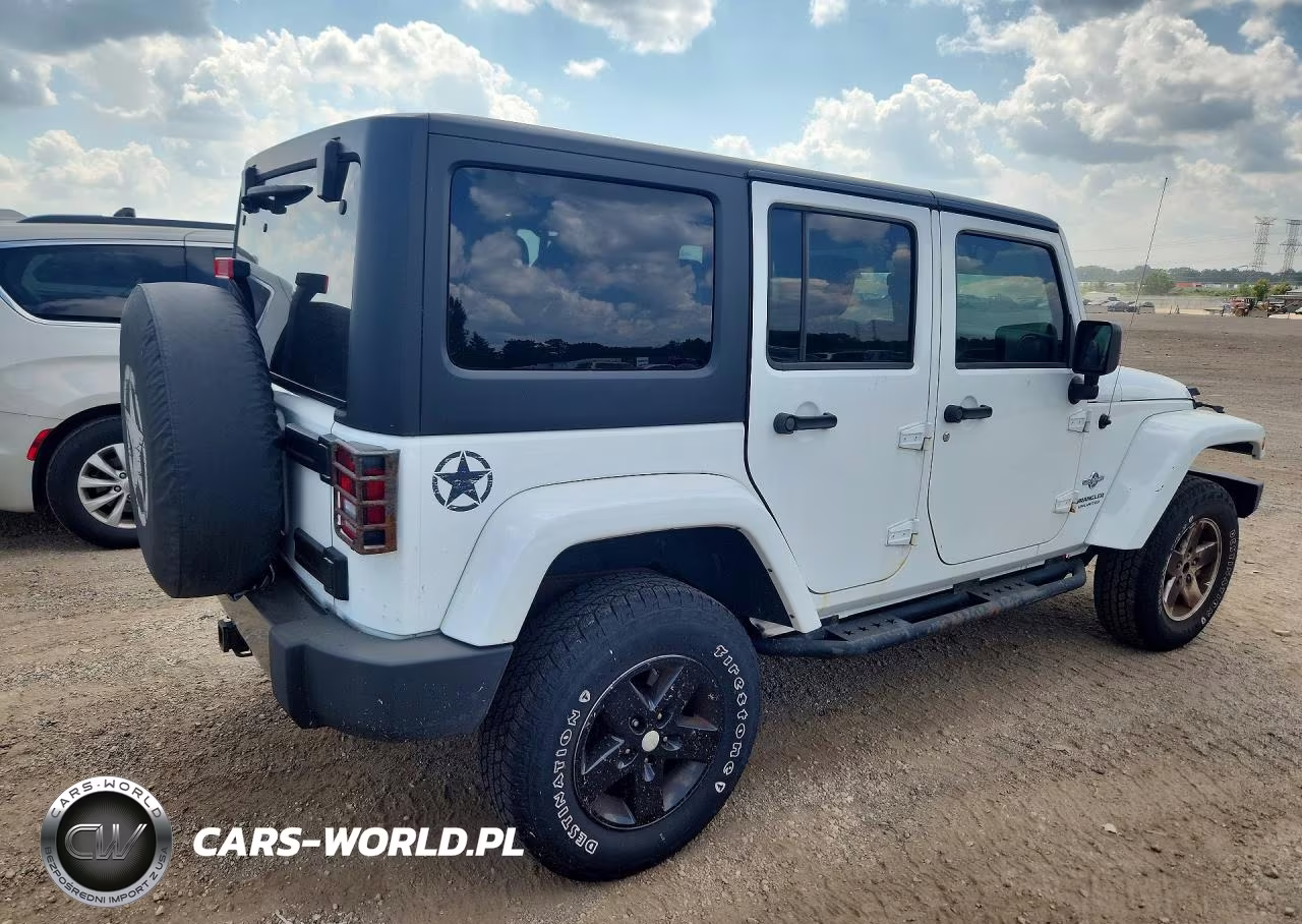 2014 Jeep Wrangler Unlimited Sport VIN:1C4BJWDGXEL196051 - 3