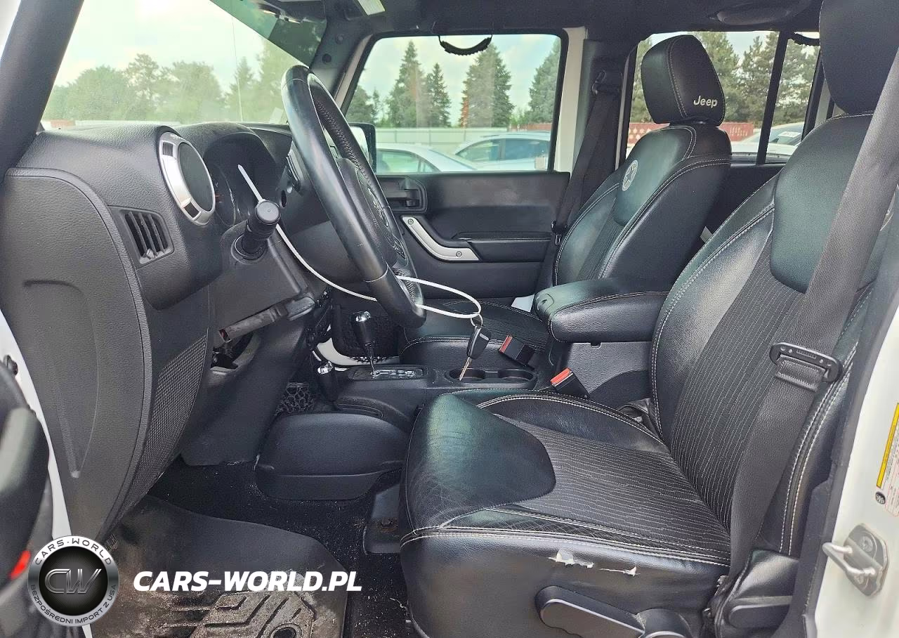 2014 Jeep Wrangler Unlimited Sport VIN:1C4BJWDGXEL196051 - 7
