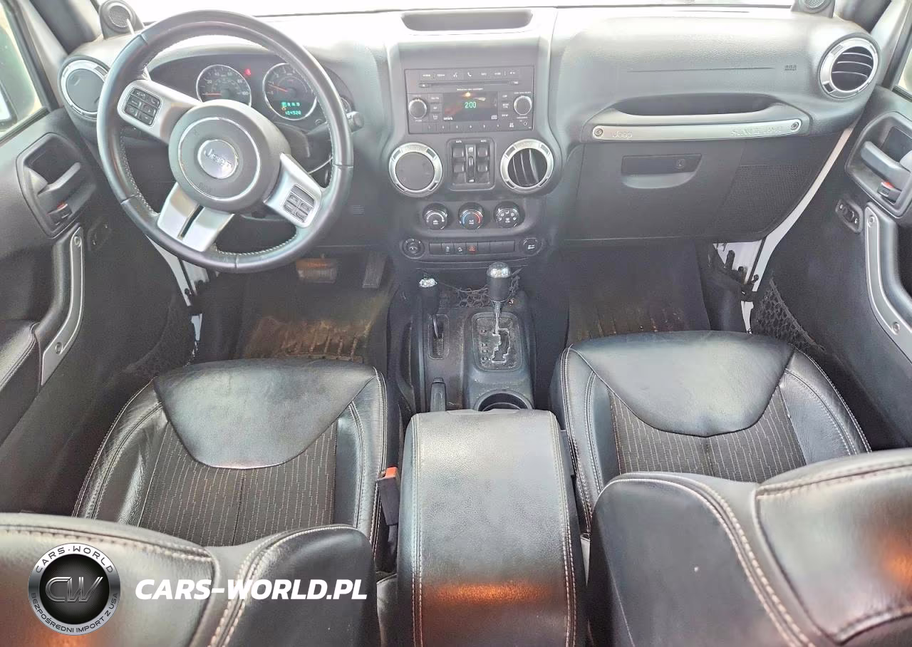 2014 Jeep Wrangler Unlimited Sport VIN:1C4BJWDGXEL196051 - 8