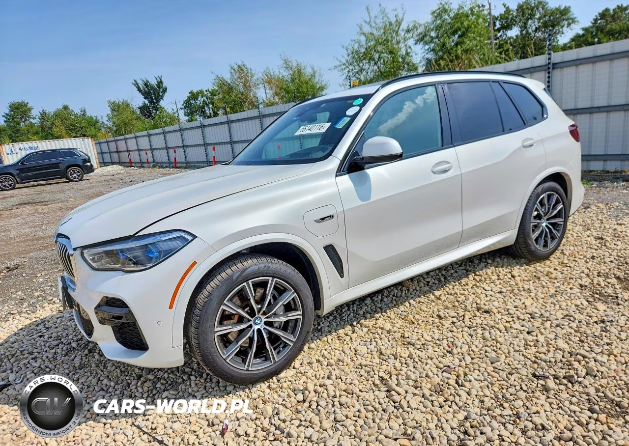 2022 BMW X5 xDrive45E – zdjęcie 1 z 12