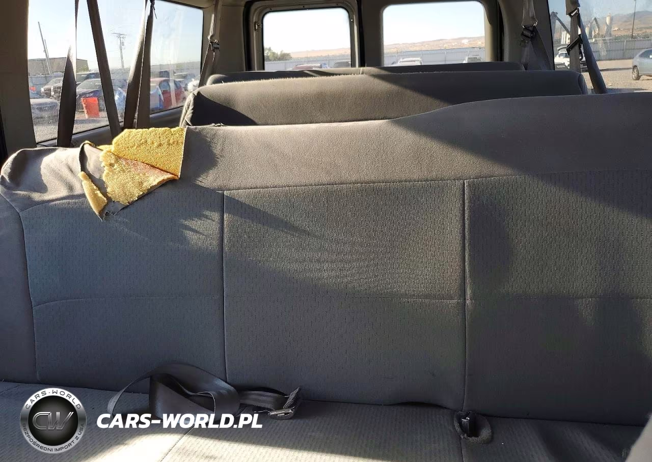 2007 Ford Econoline E350 Super Duty Wagon VIN:1FBNE31L37DA05024 - 10