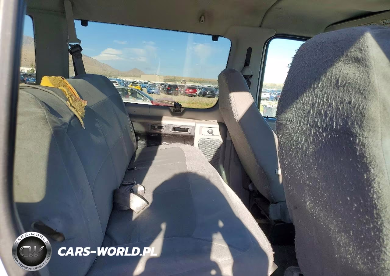 2007 Ford Econoline E350 Super Duty Wagon VIN:1FBNE31L37DA05024 - 11