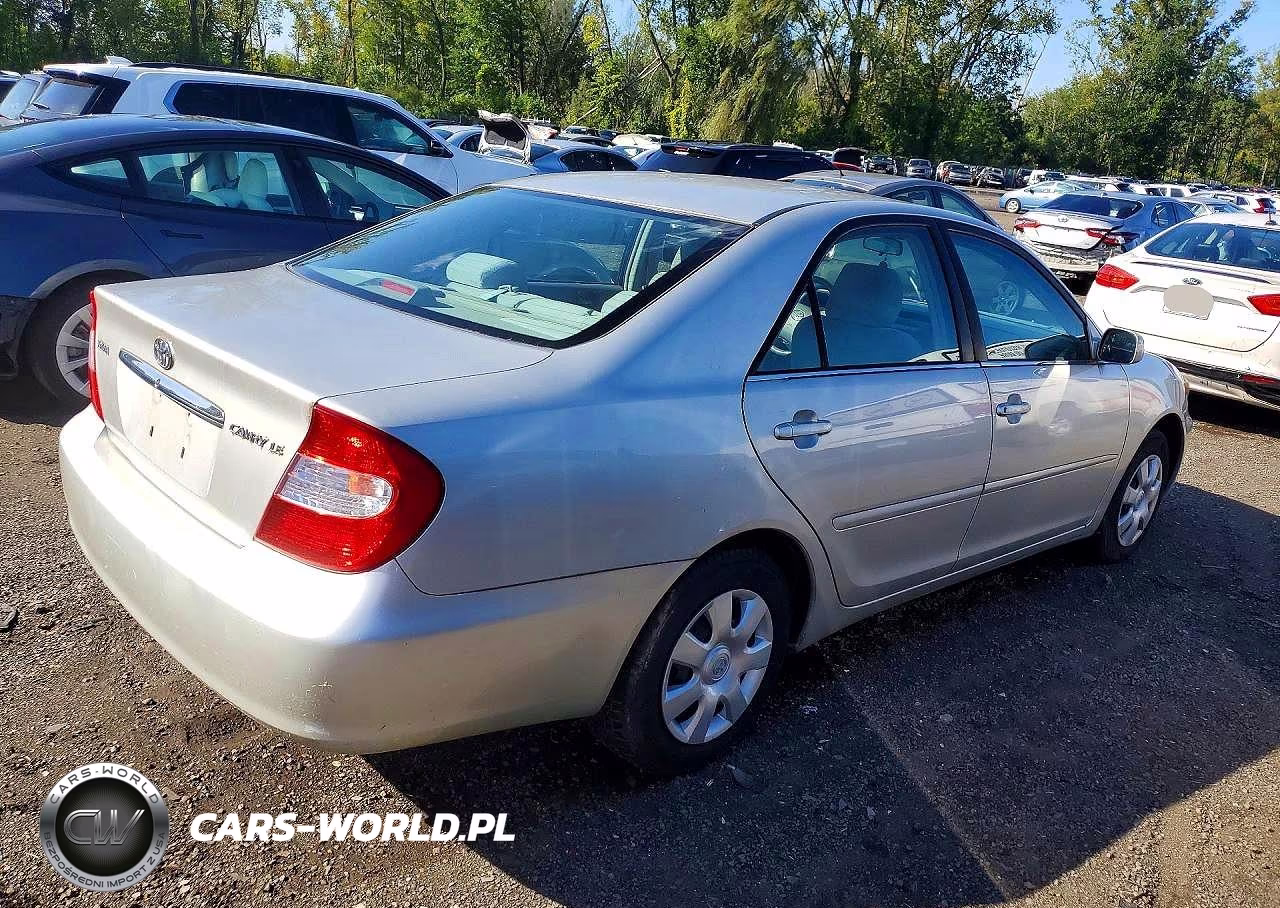 2004 Toyota Camry Le VIN:4T1BE32K14U373505 - 3