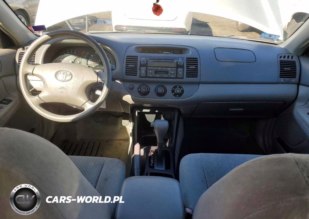 2004 Toyota Camry Le VIN:4T1BE32K14U373505 - 8