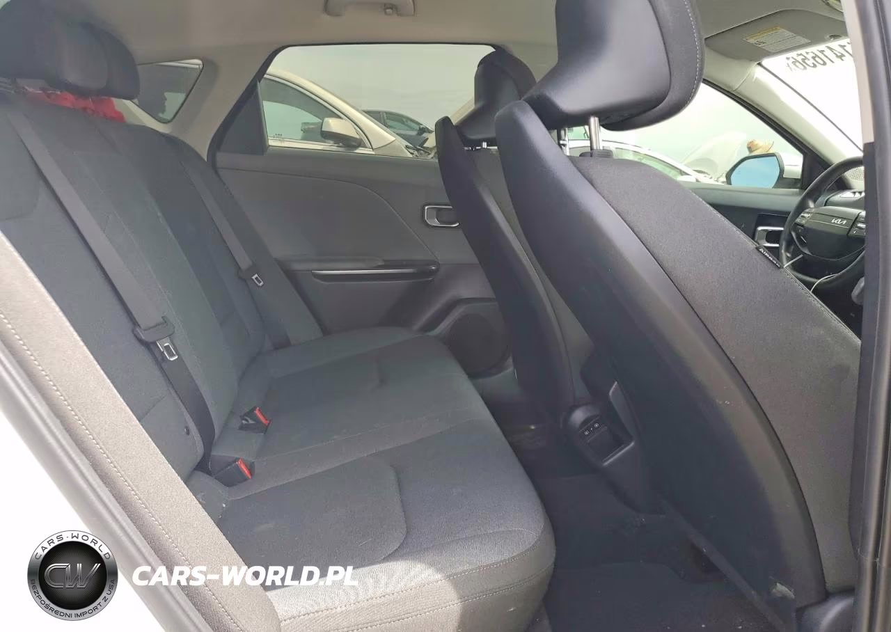 2025 Kia K4 Lxs VIN:3KPFT4DE9SE160998 - 10