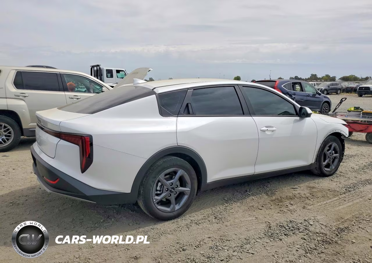 2025 Kia K4 Lxs VIN:3KPFT4DE9SE160998 - 3