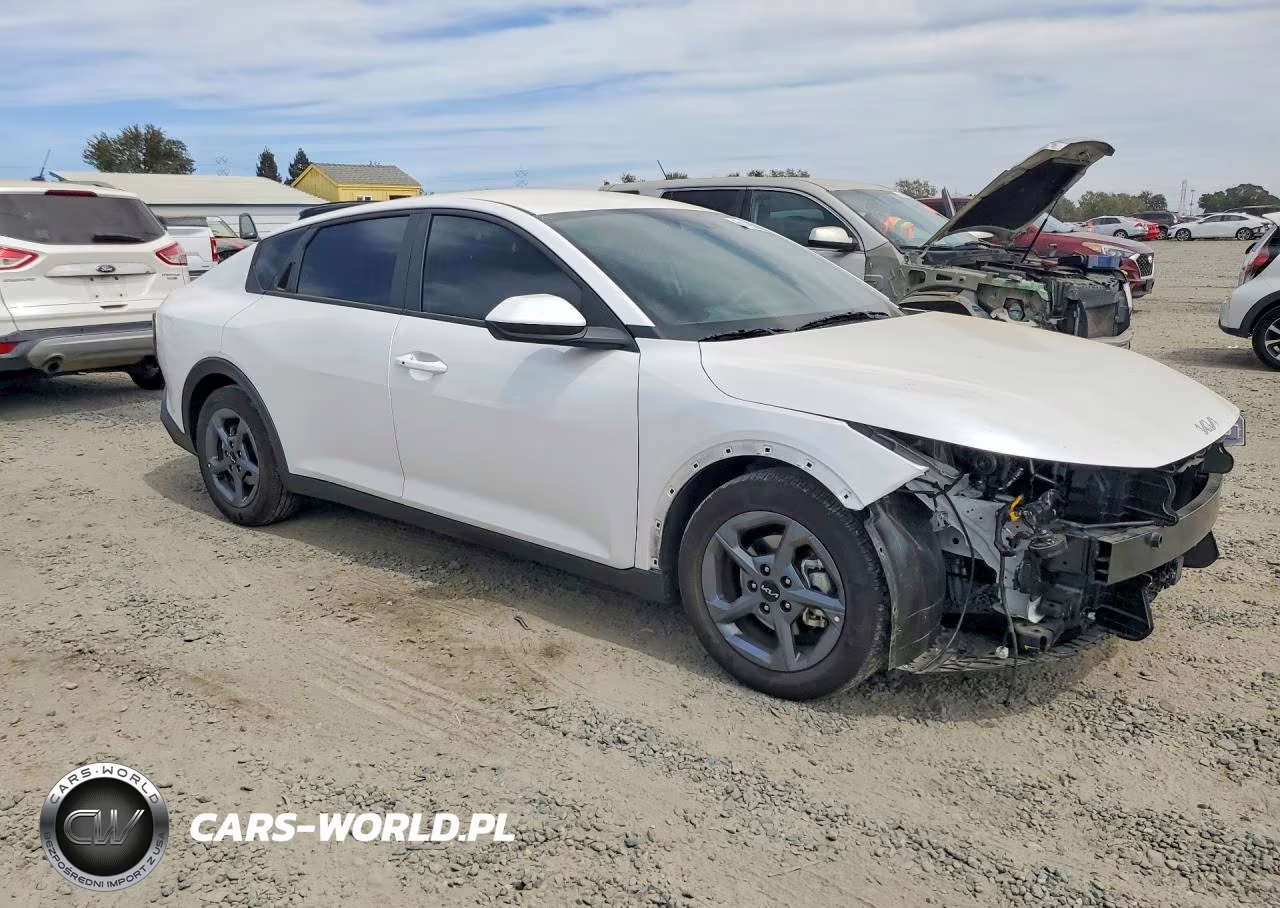 2025 Kia K4 Lxs VIN:3KPFT4DE9SE160998 - 4