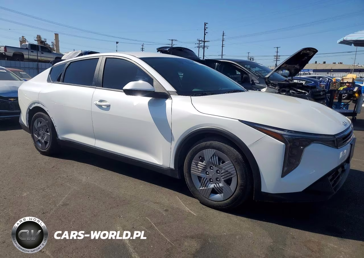 2025 Kia K4 Lx VIN:3KPFT4DE8SE145585 - 4
