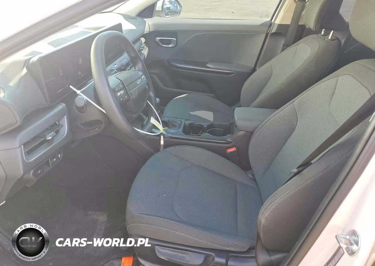 2025 Kia K4 Lx VIN:3KPFT4DE8SE145585 - 7