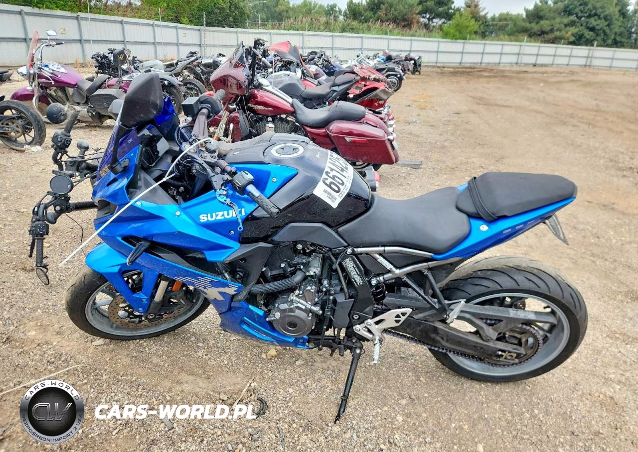 2024 Suzuki Gsx800 F VIN:JS1EM13BXR7103924 - 3