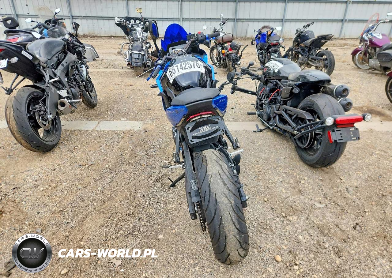 2024 Suzuki Gsx800 F VIN:JS1EM13BXR7103924 - 4