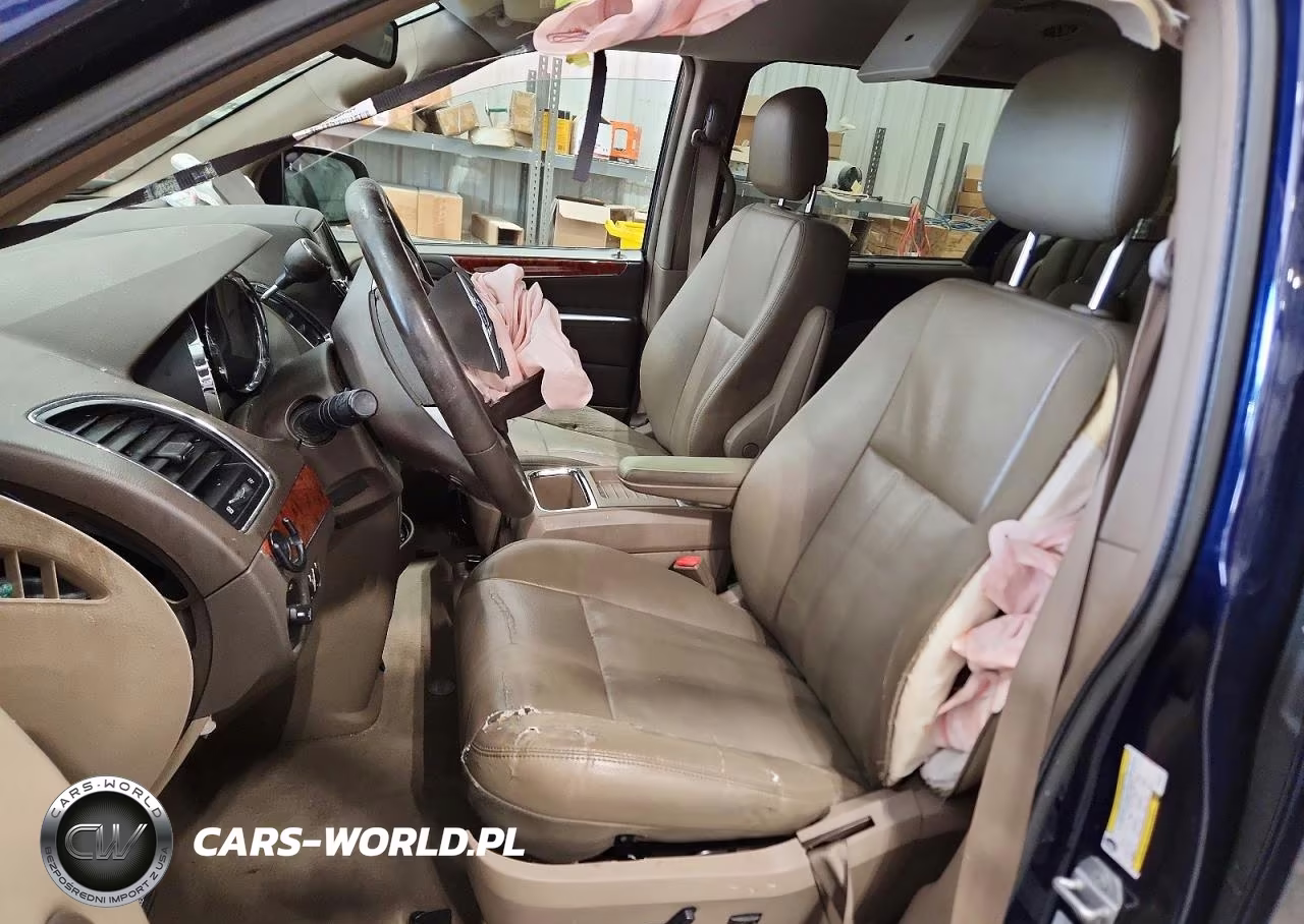 2015 Chrysler Town & Country Touring VIN:2C4RC1BG1FR578492 - 7