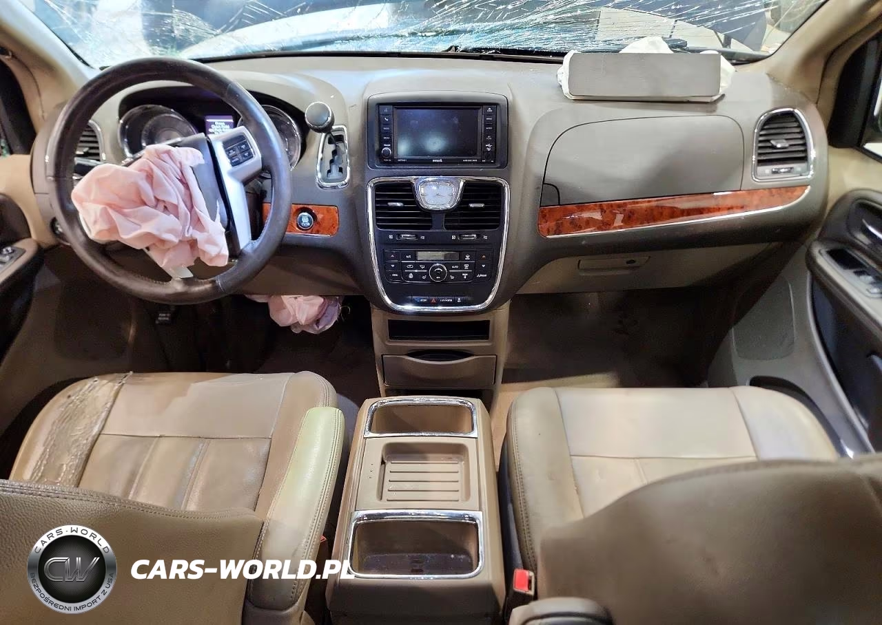 2015 Chrysler Town & Country Touring VIN:2C4RC1BG1FR578492 - 8