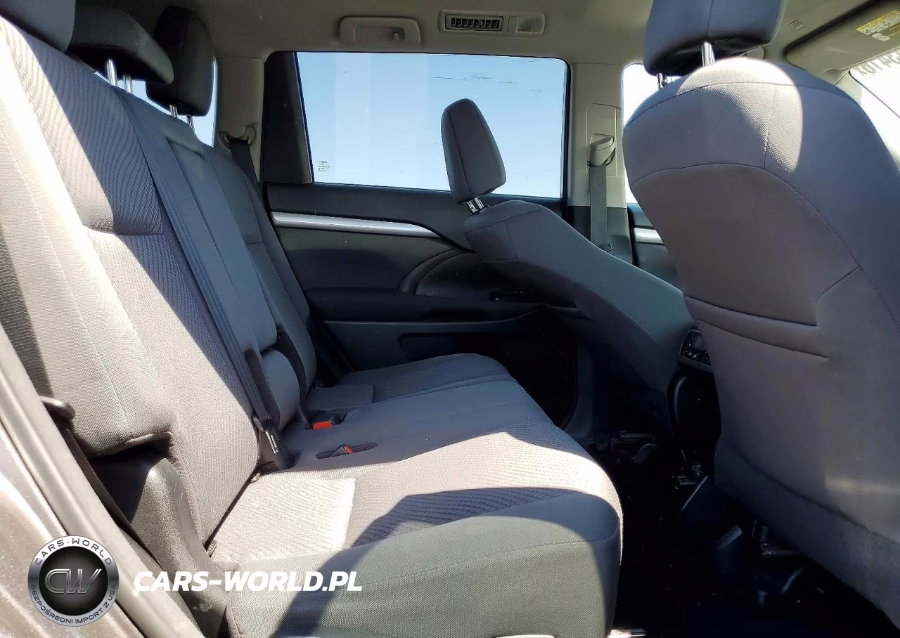 2018 Toyota Highlander Le VIN:5TDZARFHXJS039859 - 11