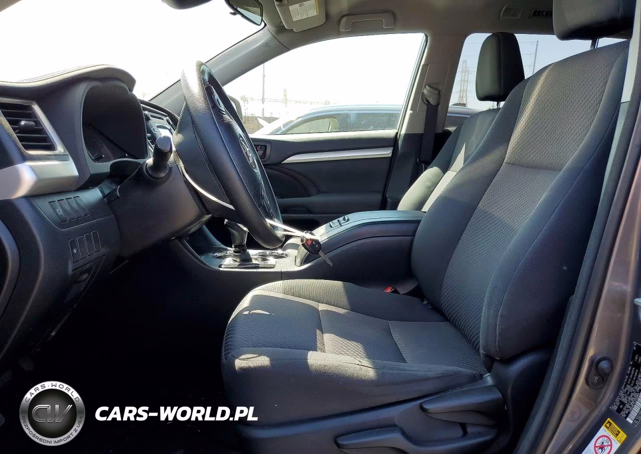 2018 Toyota Highlander Le VIN:5TDZARFHXJS039859 - 7