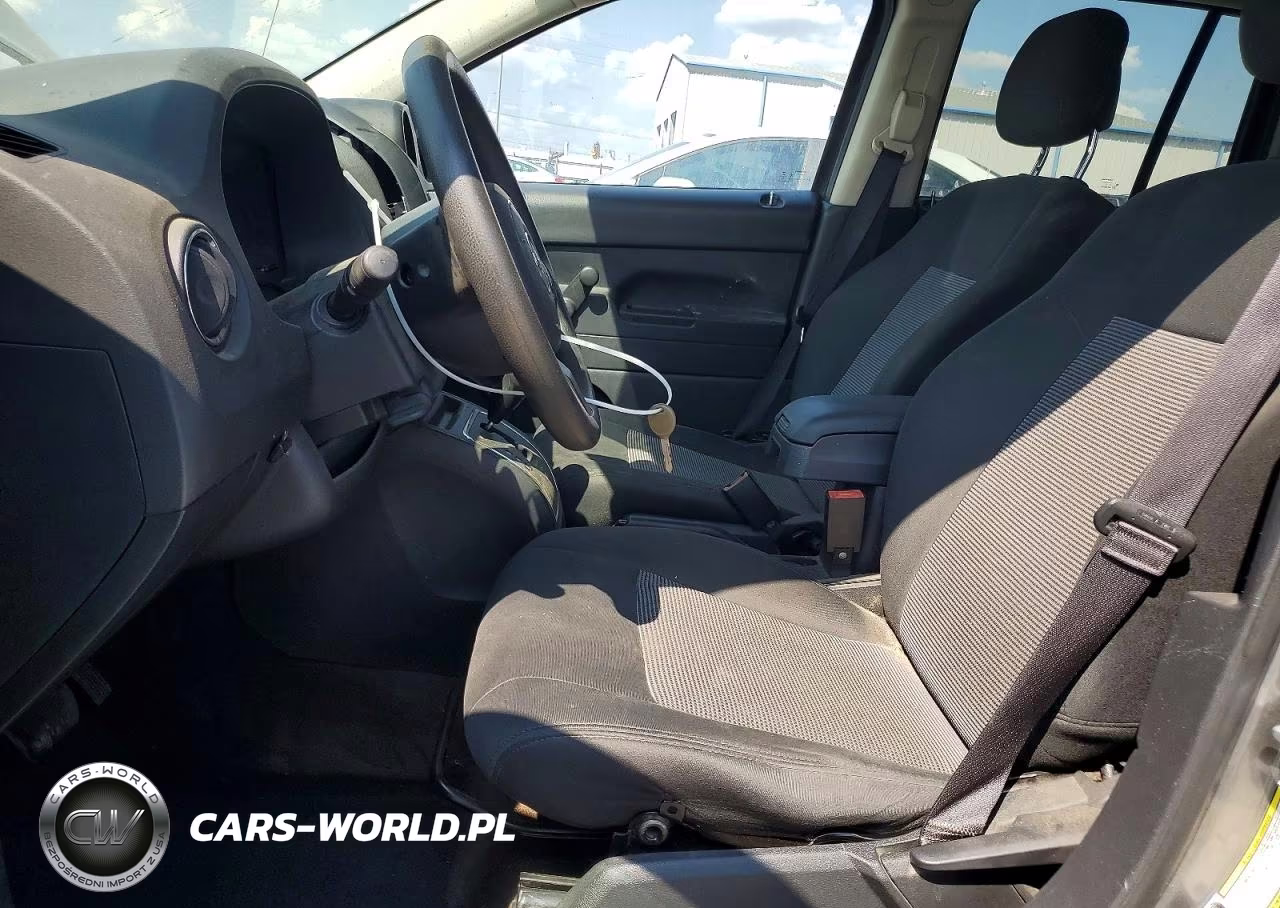 2014 Jeep Compass Sport VIN:1C4NJDBB5ED535821 - 7