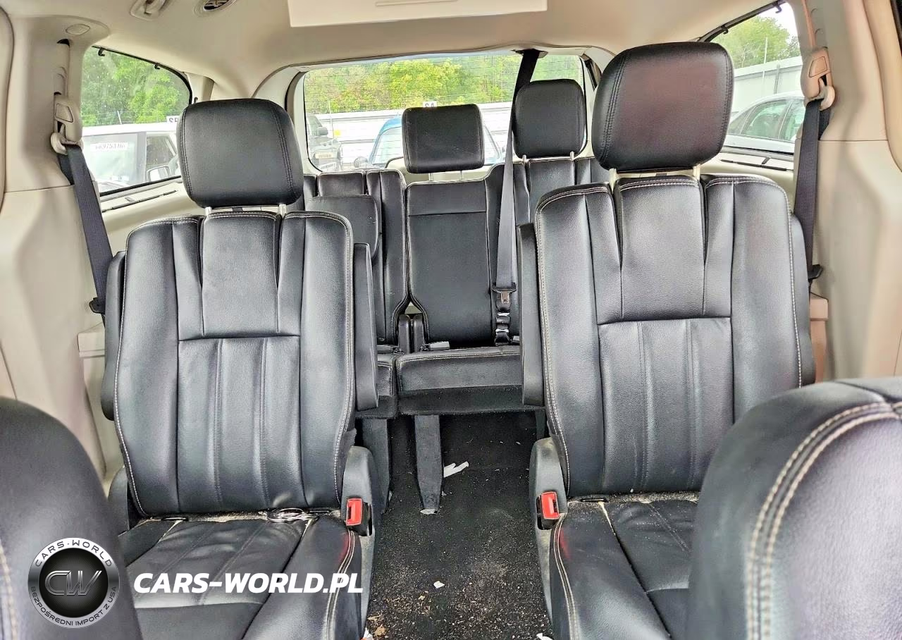 2014 Chrysler Town & Country Touring VIN:2C4RC1BG1ER277946 - 10