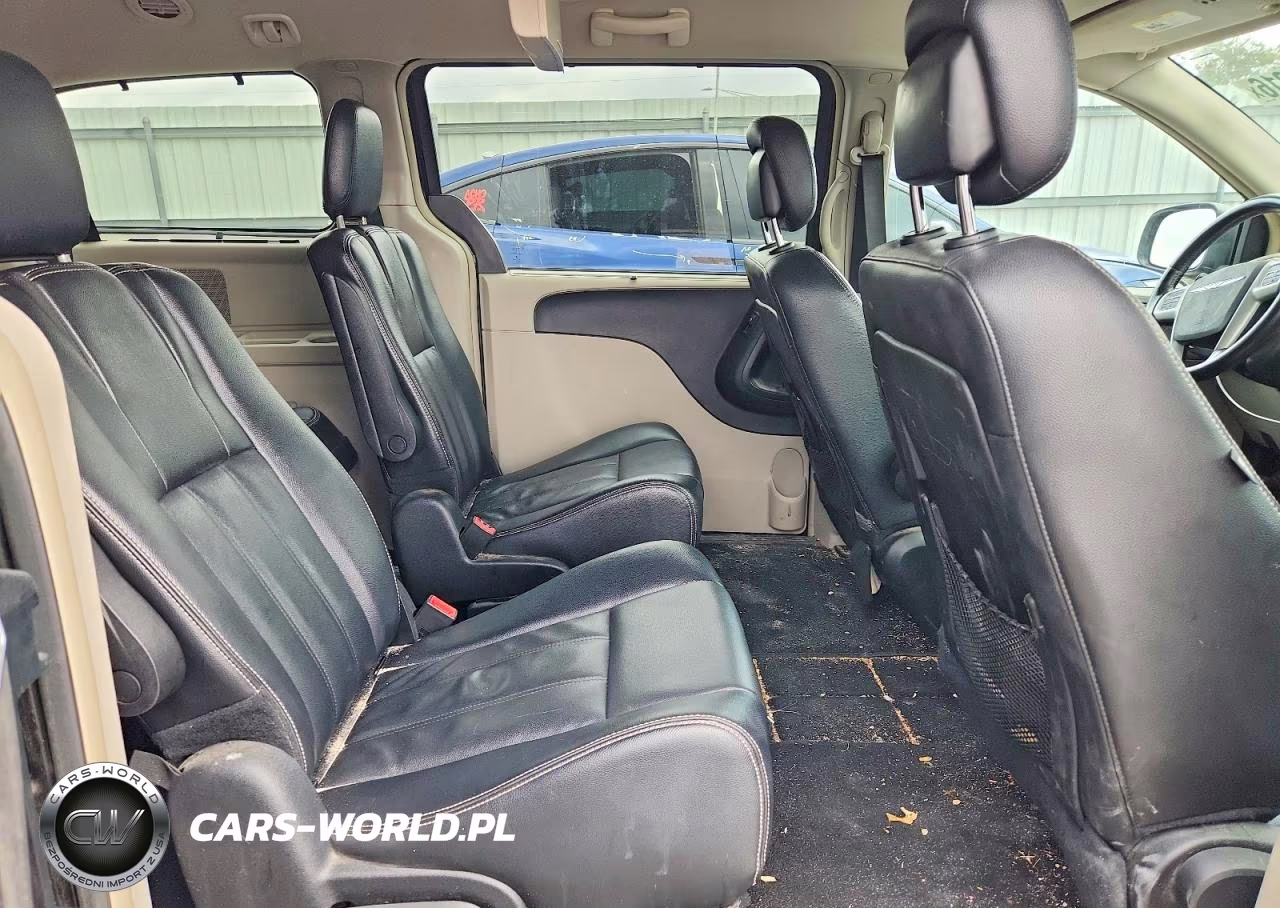 2014 Chrysler Town & Country Touring VIN:2C4RC1BG1ER277946 - 11