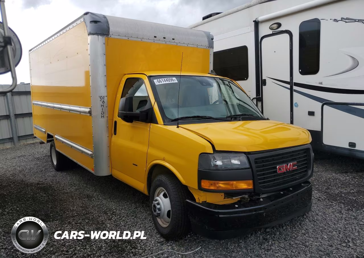 2022 GMC Savana Box Truck VIN:7GZ37TC75NN003279 - 4