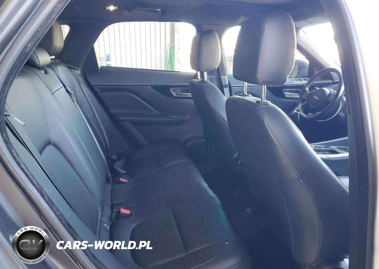 2019 Jaguar F-Pace Premium VIN:SADCJ2FX0KA602117 - 11