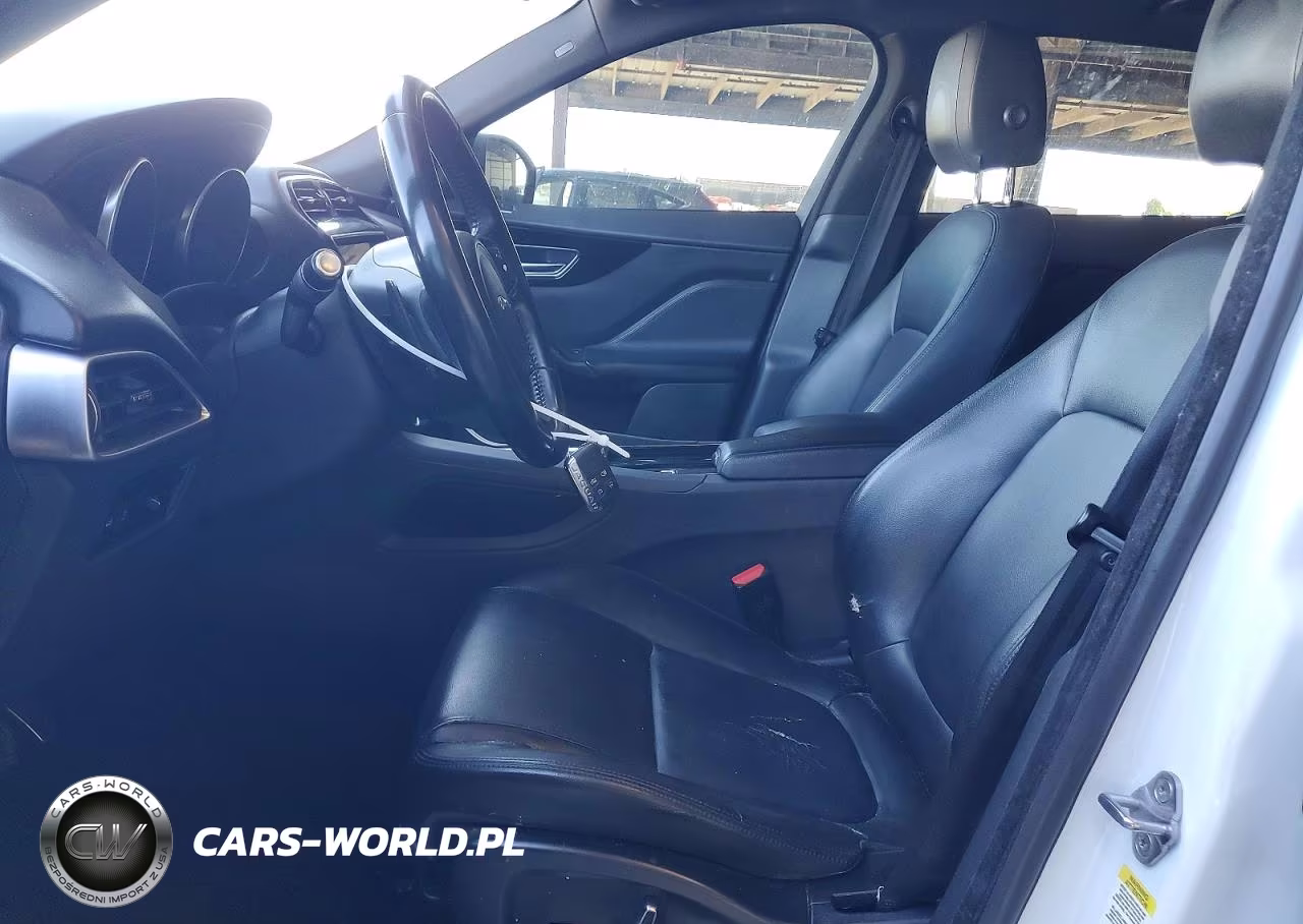 2019 Jaguar F-Pace Premium VIN:SADCJ2FX0KA602117 - 7