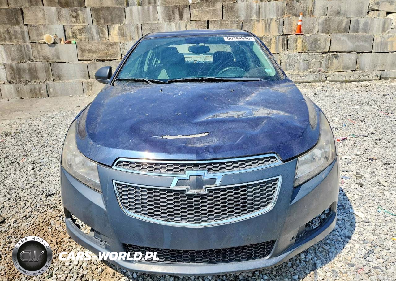 2014 Chevrolet Cruze Ls VIN:1G1PA5SH2E7164370 - 5