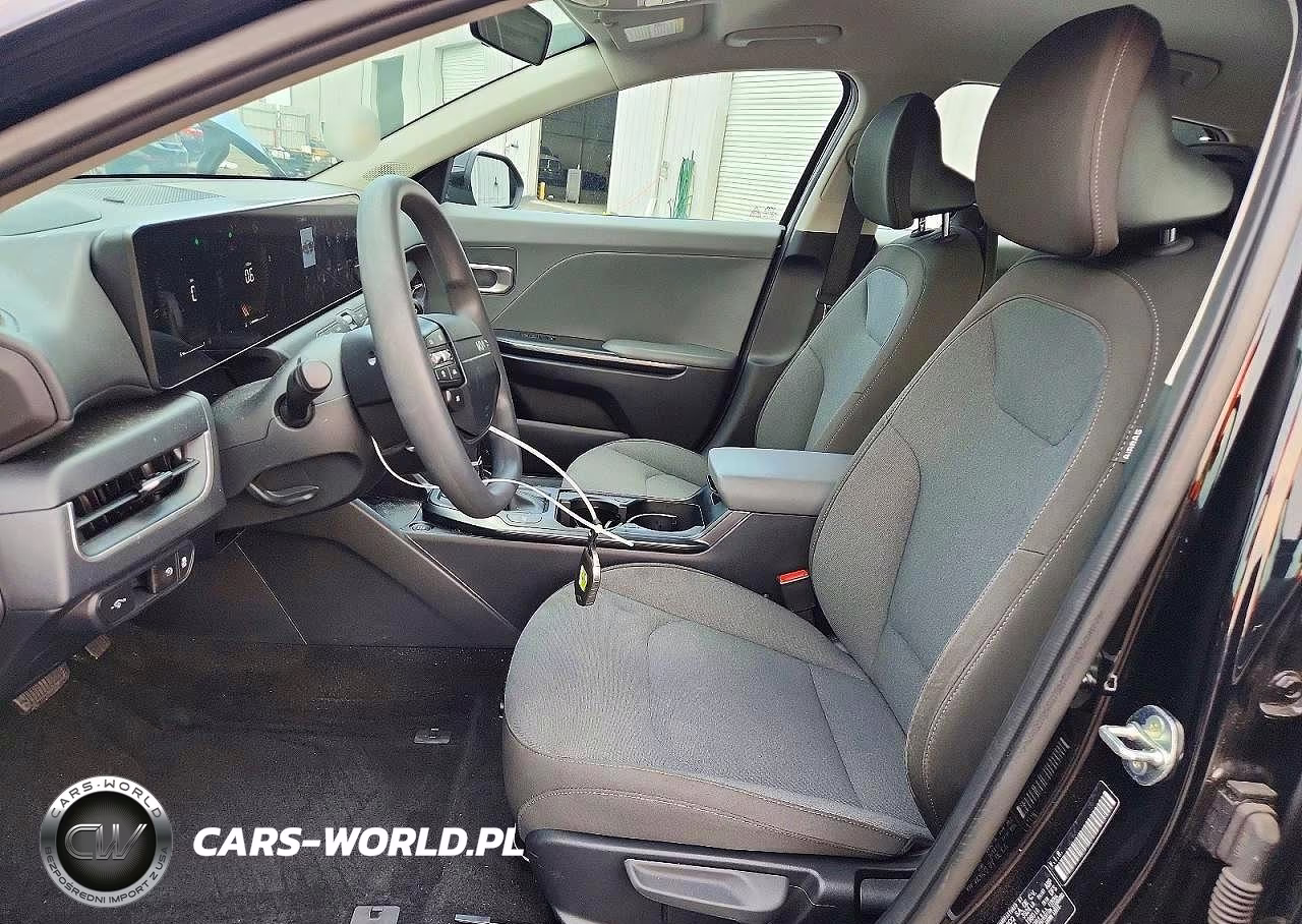 2025 Kia K4 Lxs VIN:3KPFT4DE0SE231957 - 7
