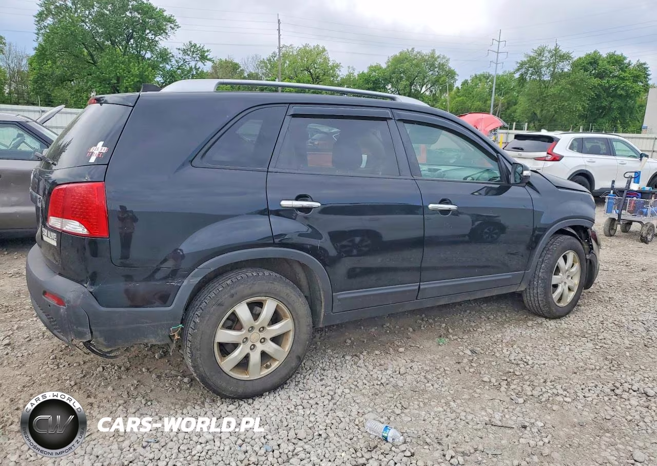 2011 Kia Sorento Lx VIN:5XYKT3A1XBG002537 - 3