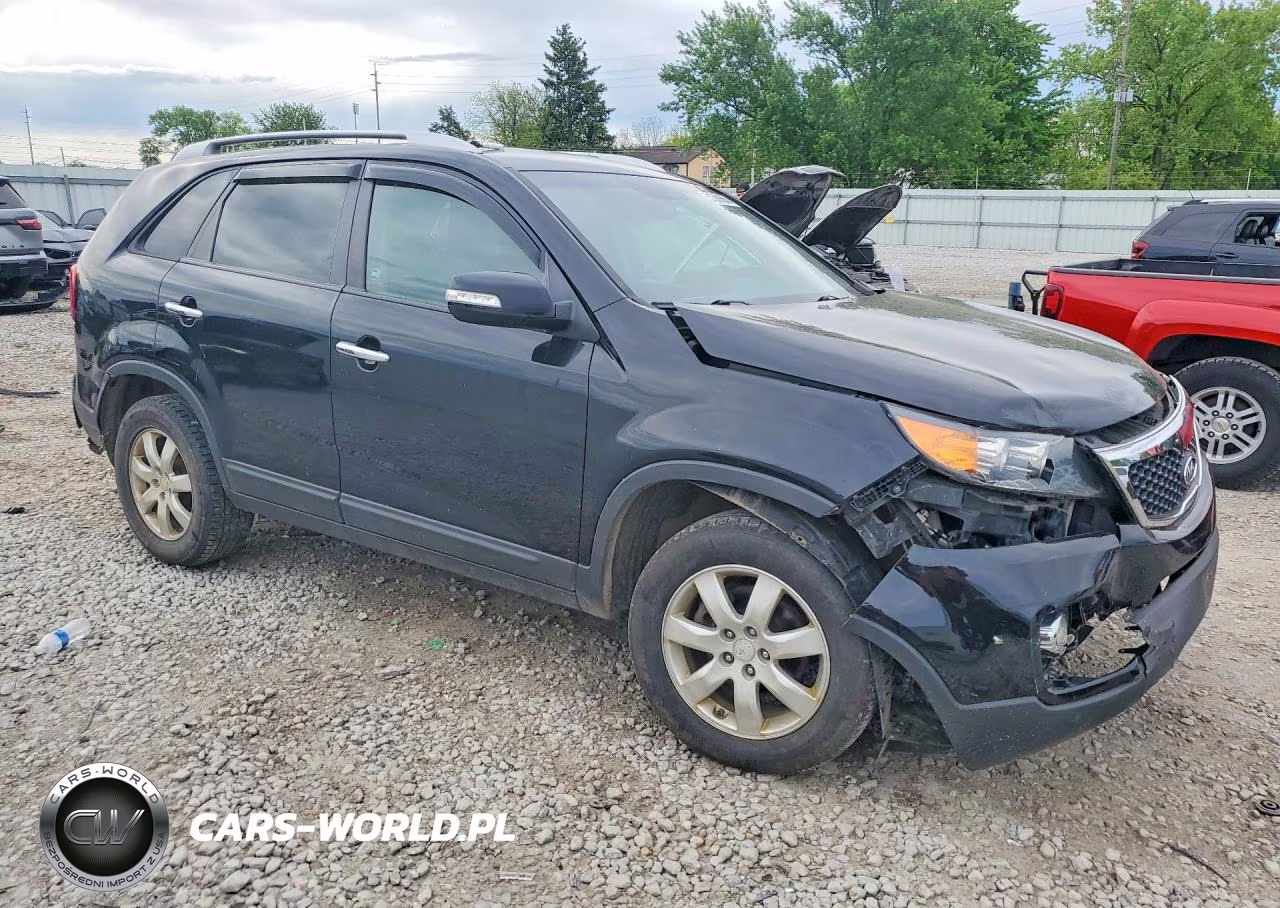 2011 Kia Sorento Lx VIN:5XYKT3A1XBG002537 - 4