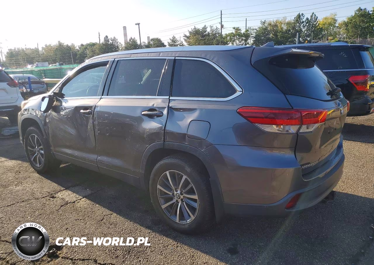 2019 Toyota Highlander Xle VIN:5TDJZRFH9KS989718 - 2