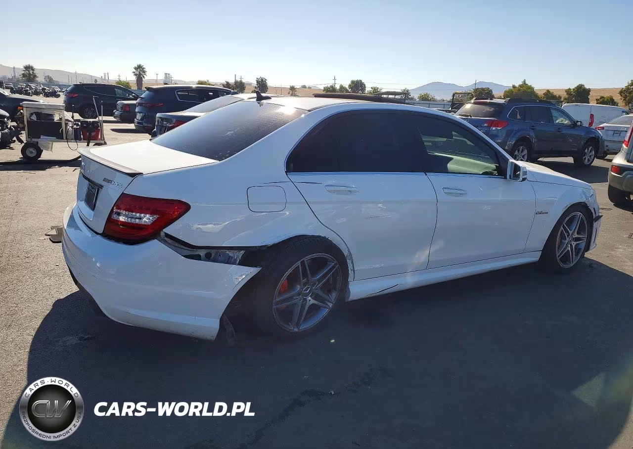 2013 Mercedes-Benz C 63 Amg VIN:WDDGF7HB0DA845433 - 3
