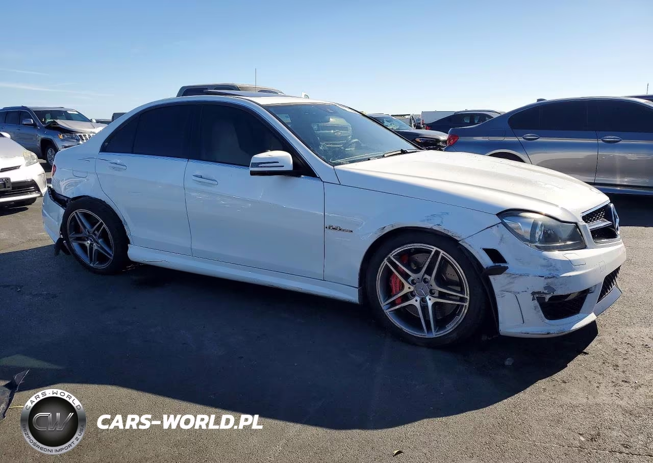 2013 Mercedes-Benz C 63 Amg VIN:WDDGF7HB0DA845433 - 4